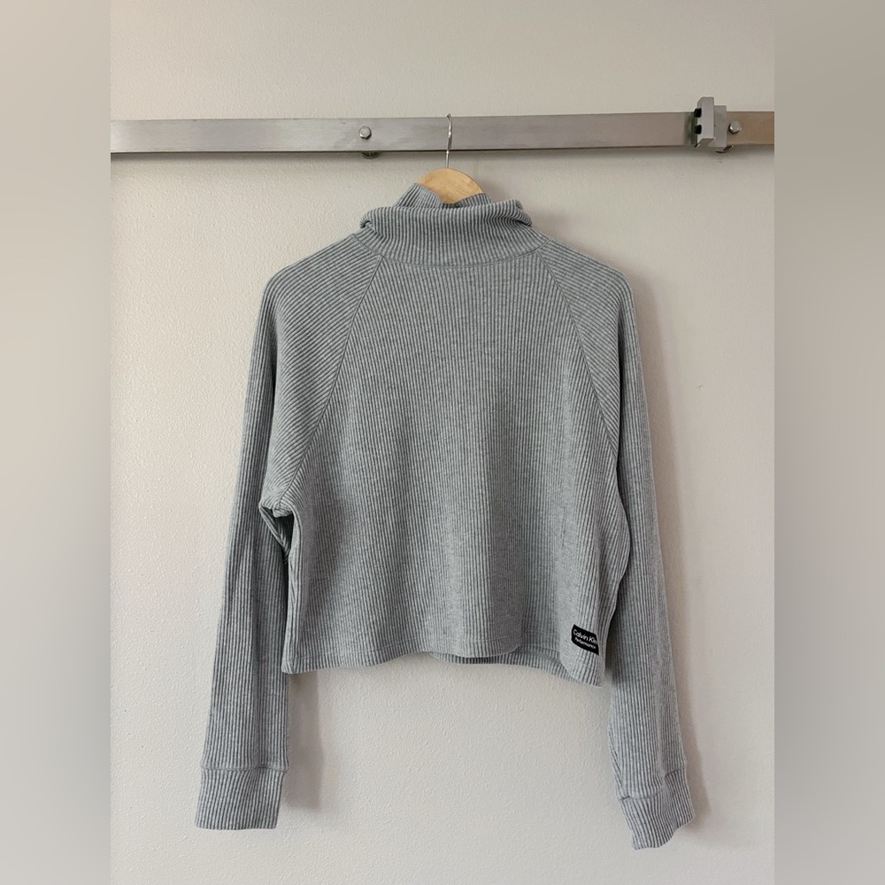 Calvin Klein Performance Light Gray Cropped Turtleneck Sweater - Size S/M